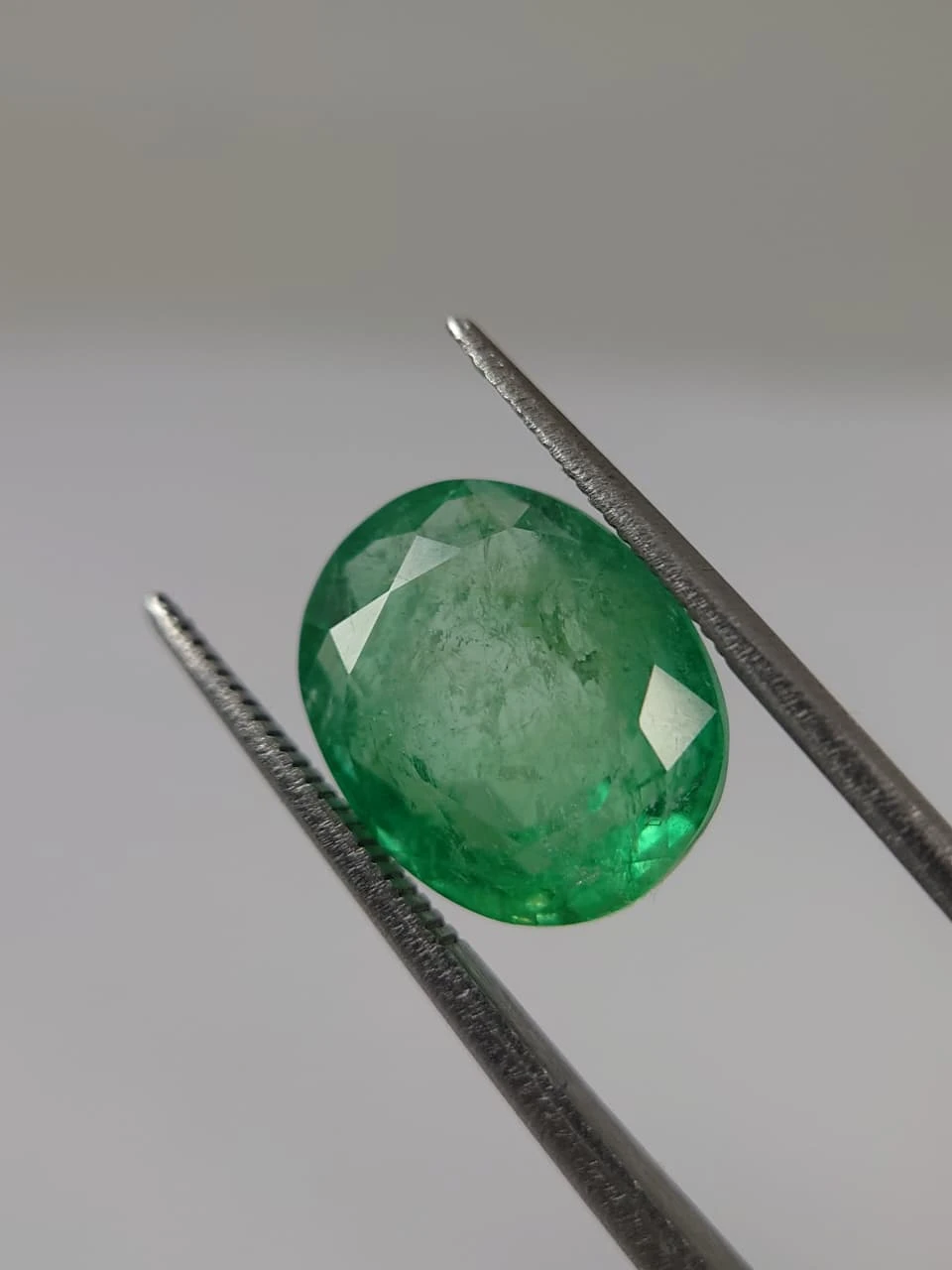 7.9ct Oval Faceted Monir Oiled Panjshir Emerald from Afghanistan — view 3